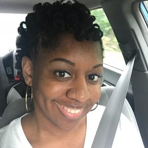 Meet your Posher, Dominique